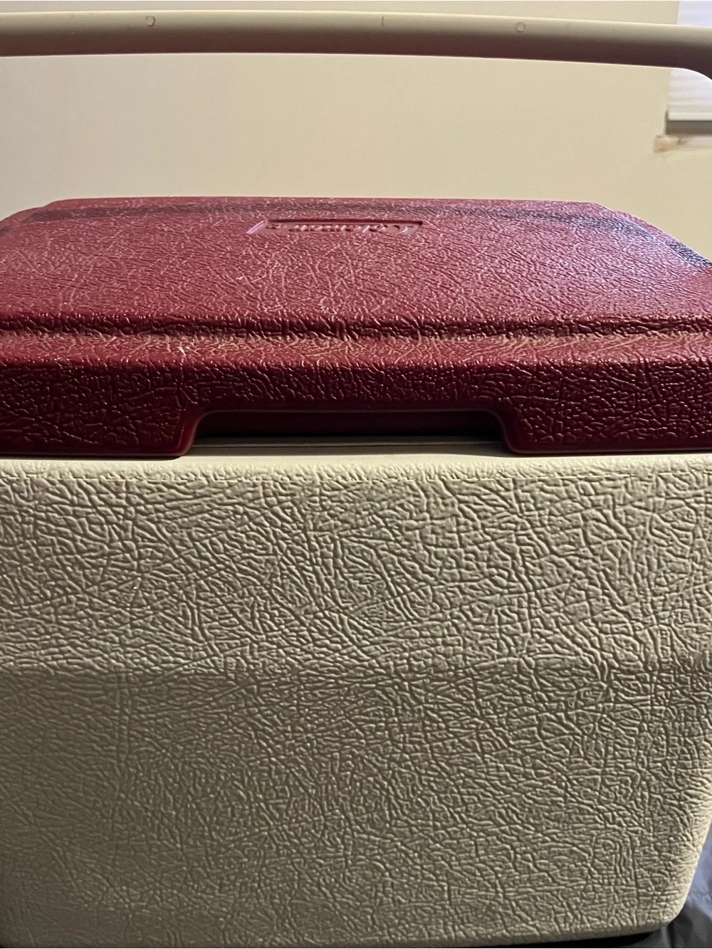Coleman Two-Tone Personal 8 Cooler in Red and White